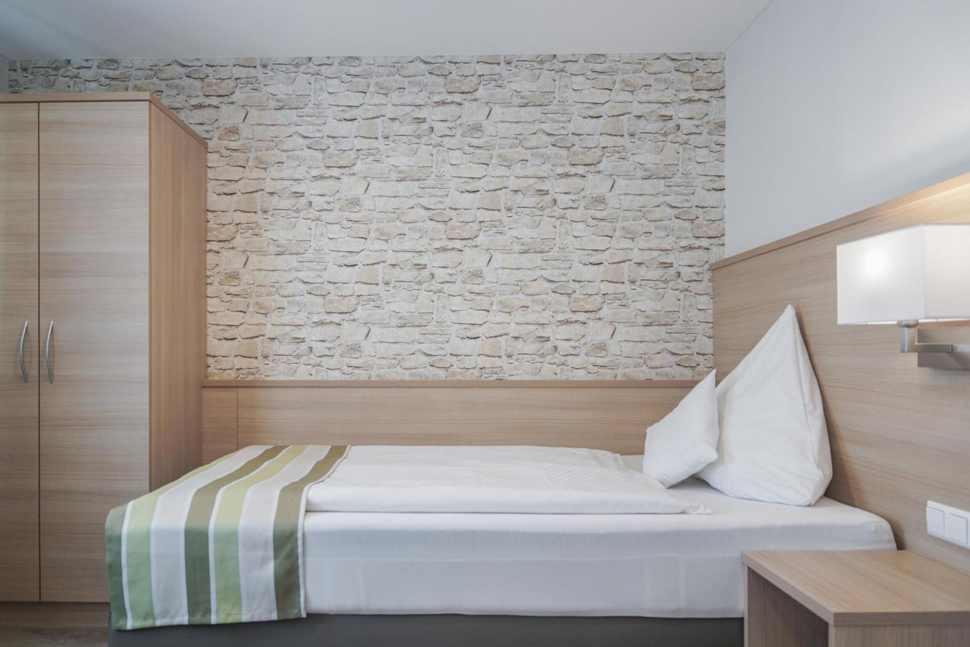 Hotel Garni In Der Breite Albstadt Bagian luar foto