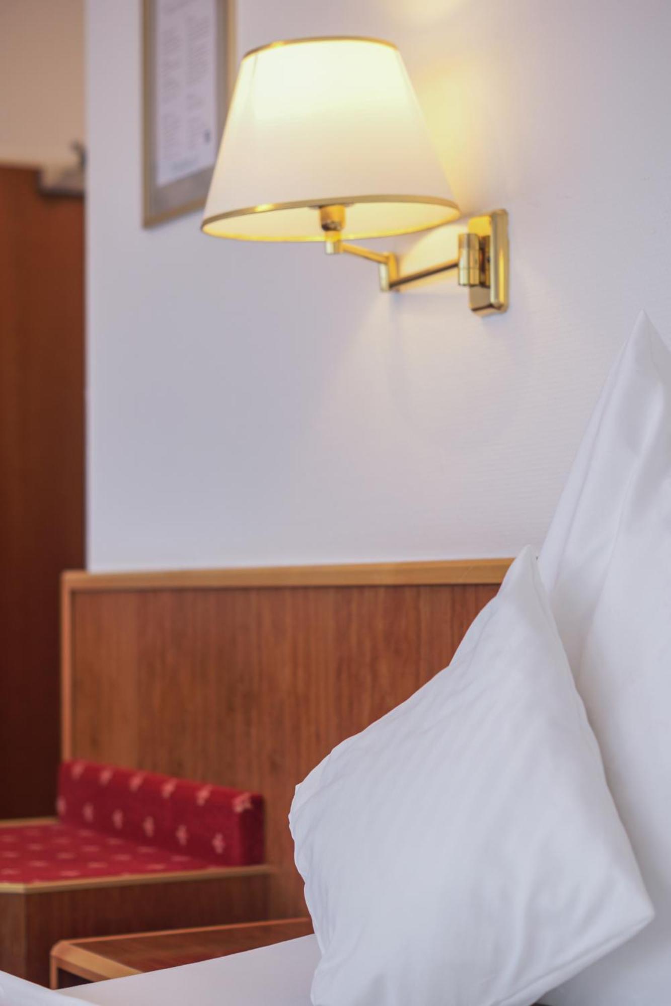 Hotel Garni In Der Breite Albstadt Bagian luar foto